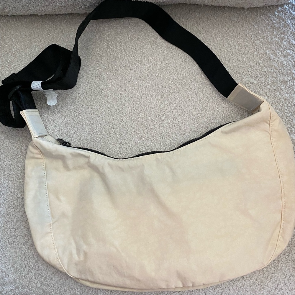 BAGGU Cream Shoulder Bag